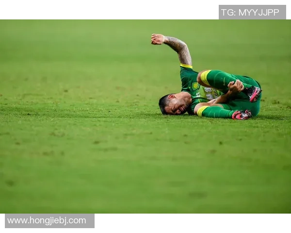 北京中赫国安与天津权健激战正酣比分胶着双方争夺胜利的精彩瞬间